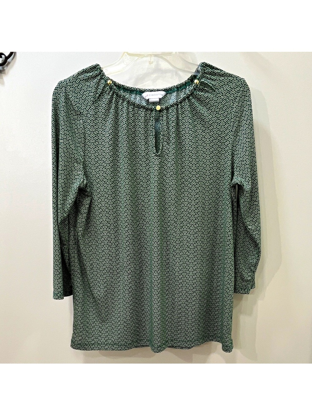 Liz Claiborne Green and White Geometric 3/4 Sleeve Top